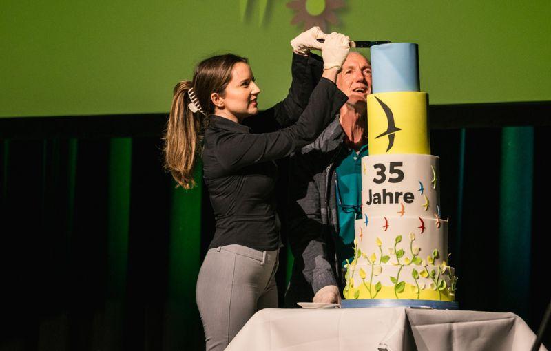 Jubiläum 2025 ABS Kuchen anschneiden